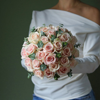 Букет невесты из нежно-розовых роз