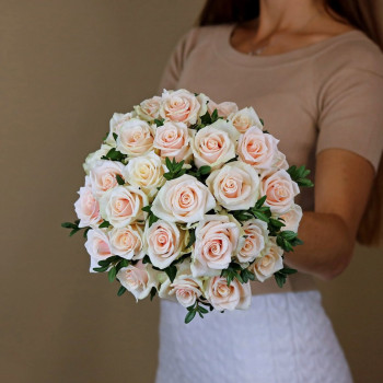 Букет невесты из бежевых роз
