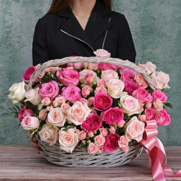 Корзина с садовыми розами