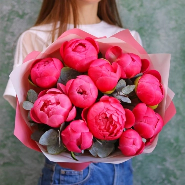 Коралловые пионы