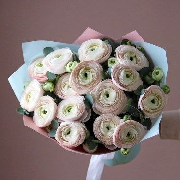 Ранункулюс Ханой с эвкалиптом