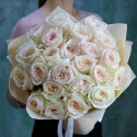 23 пионовидные розы
