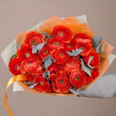 Ярко-оранжевые ранункулюсы букет