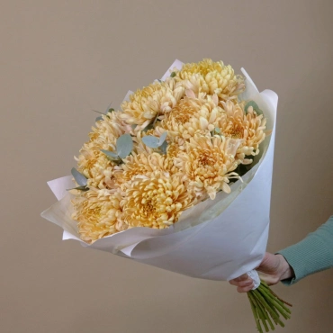 Букет из крупной хризантемы