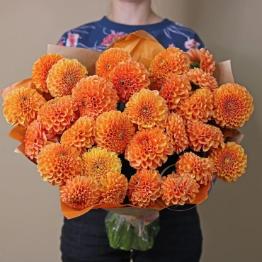 Букет оранжевых георгин