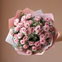 9 кустовых роз