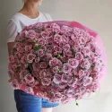 49 кустовых роз