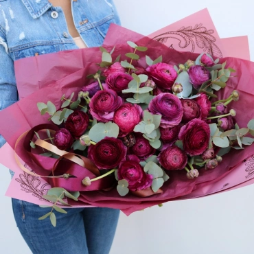 Сливовые ранункулюсы