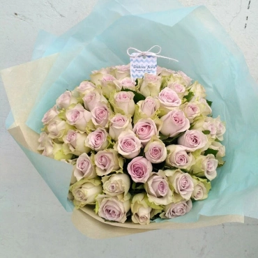 Букет из фиолетовых роз