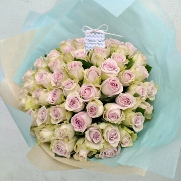 Букет из фиолетовых роз