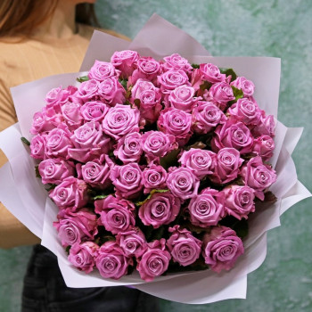Букет фиолетовых роз
