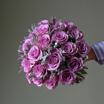 Букет невесты с фиолетовыми розами