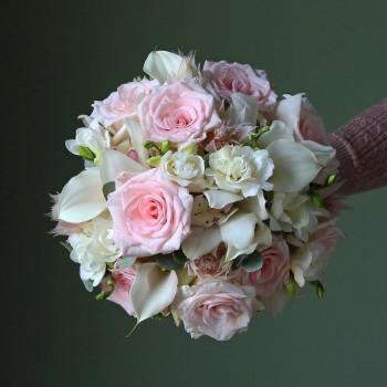 Бело-розовый букет невесты