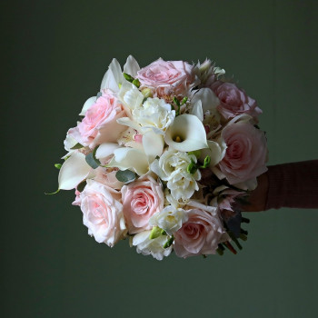 Бело-розовый букет невесты
