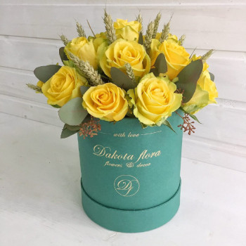 Желтые розы в коробочке