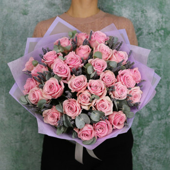 Розовые Розы с лавандой 29 шт.