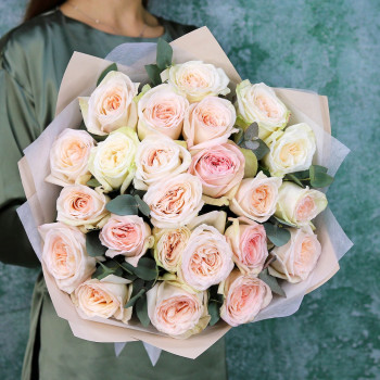 Белые пионовидные розы 23 шт.