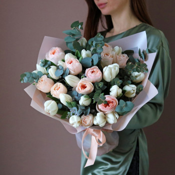 Тюльпаны с пионовидными розами