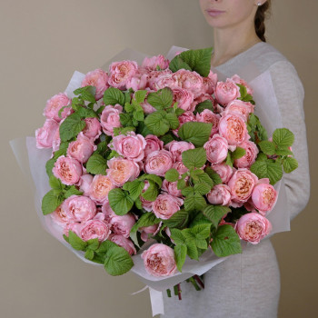 Кустовые пионовидные розы Джульетта букет