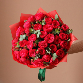 Букет из пионовидных роз сорта Ред Пиано