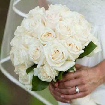 Букет невесты с розой аваланж