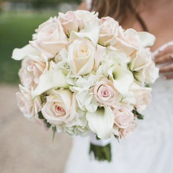 Свадебный букет из калл, гортензий и роз