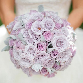 Свадебный букет из лавандовых роз