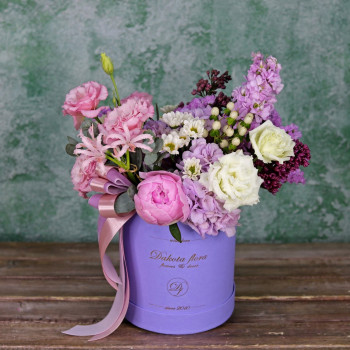Цветы в коробке "Фиолетовая рапсодия"