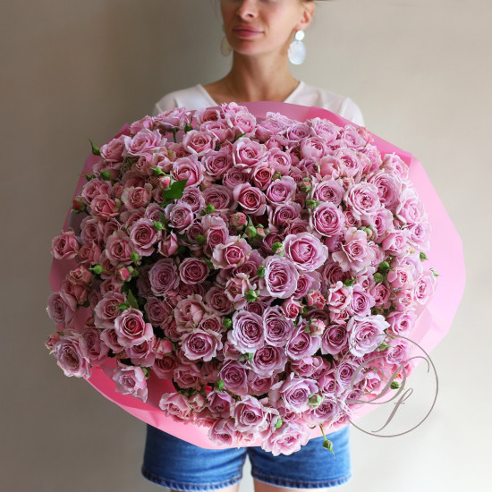 49 кустовых роз