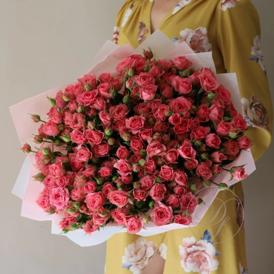 39 кустовых роз