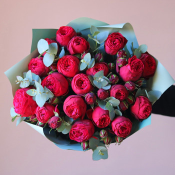 19 красных пионовидных роз Ред Пиано