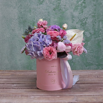 Цветы в коробке "розовые мечты"